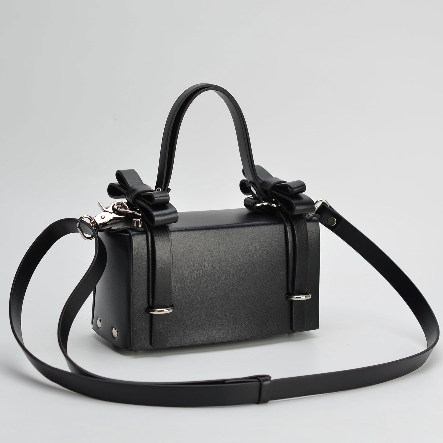 Women'S Bag Three Dimensional Bow Rivet Single Shoulder Bag Retro Lock Handbag Small Square Bag