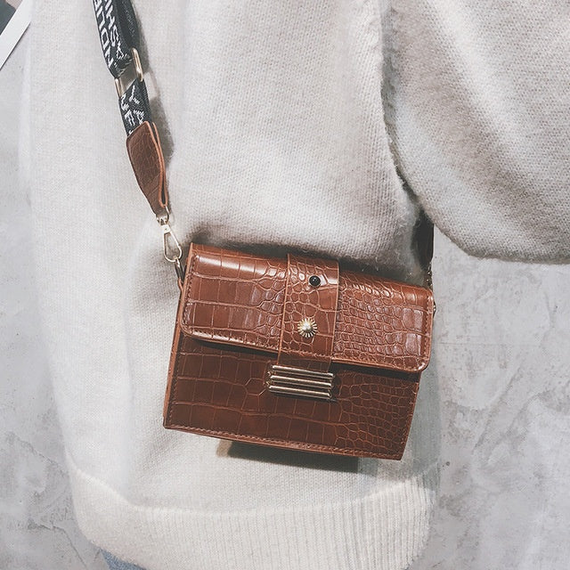 Stylish retro shoulder diagonal bag