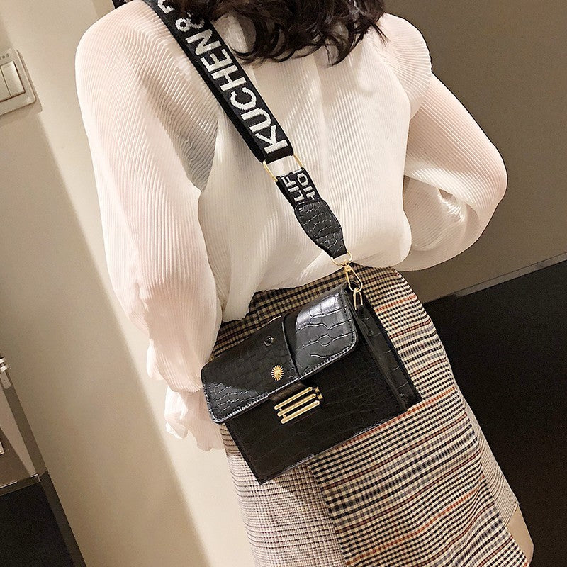 Stylish retro shoulder diagonal bag