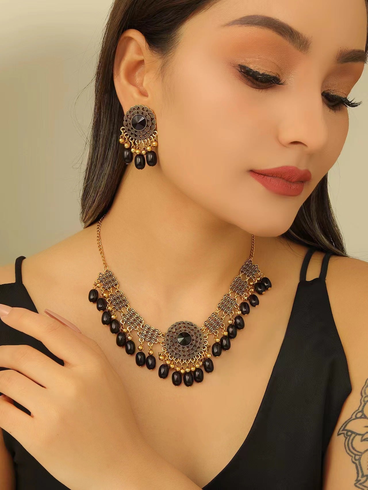 Retro Indian Style Necklace And Earrings Suite