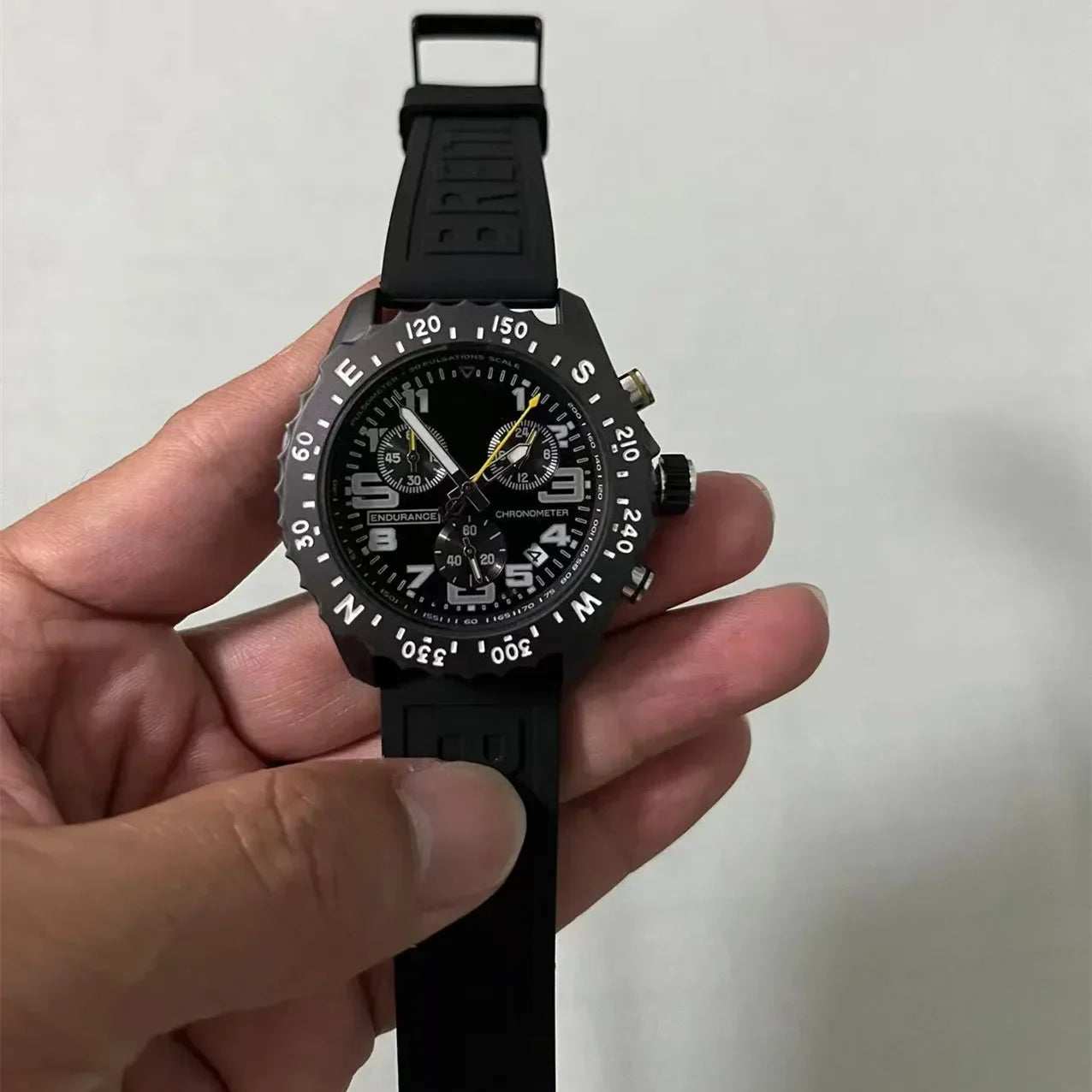 Luxury Men's Pro Avenger Chronograph Watch Automatic Date Multifunctional Three Eye Six Needle Business Sports Wrist Timepiece