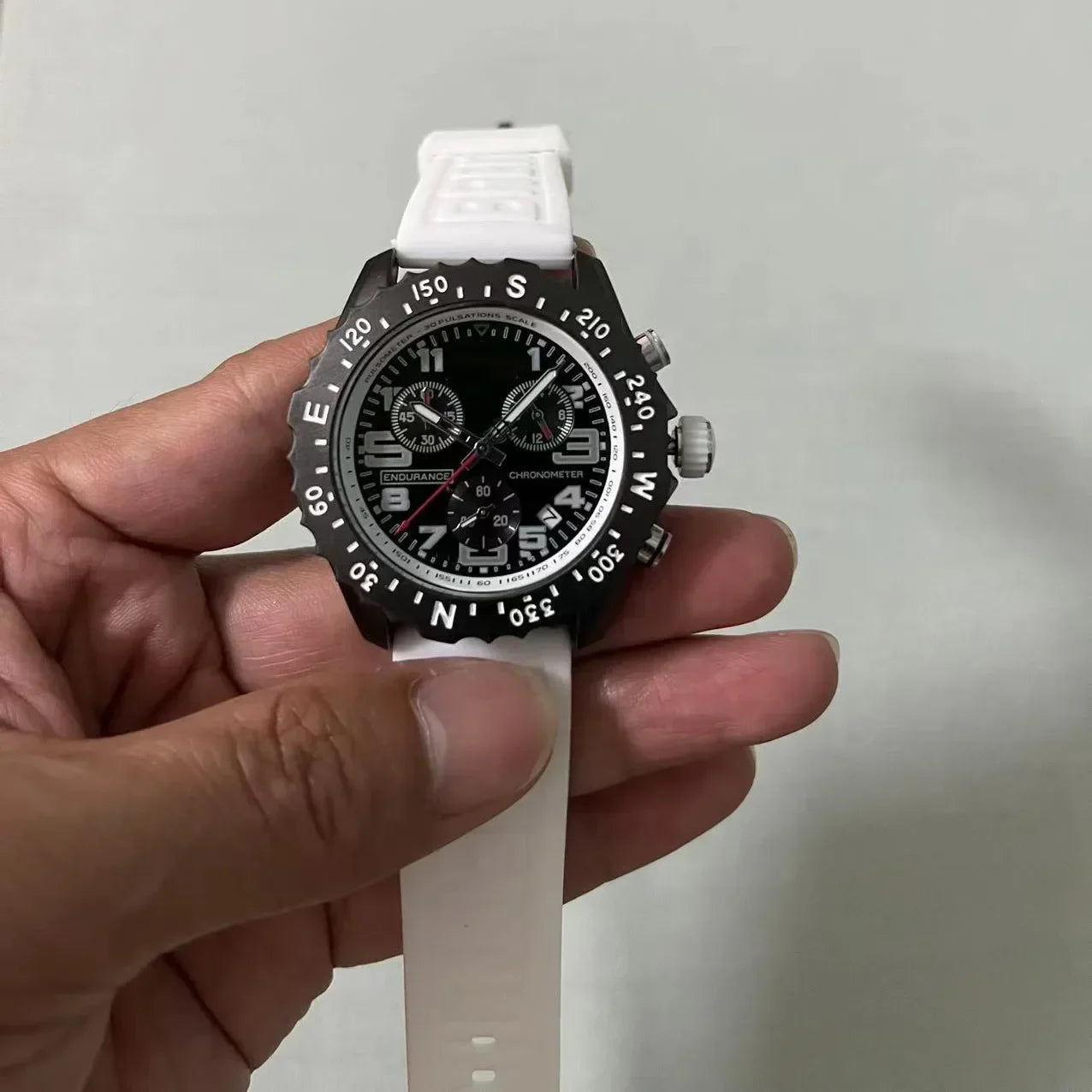 Luxury Men's Pro Avenger Chronograph Watch Automatic Date Multifunctional Three Eye Six Needle Business Sports Wrist Timepiece