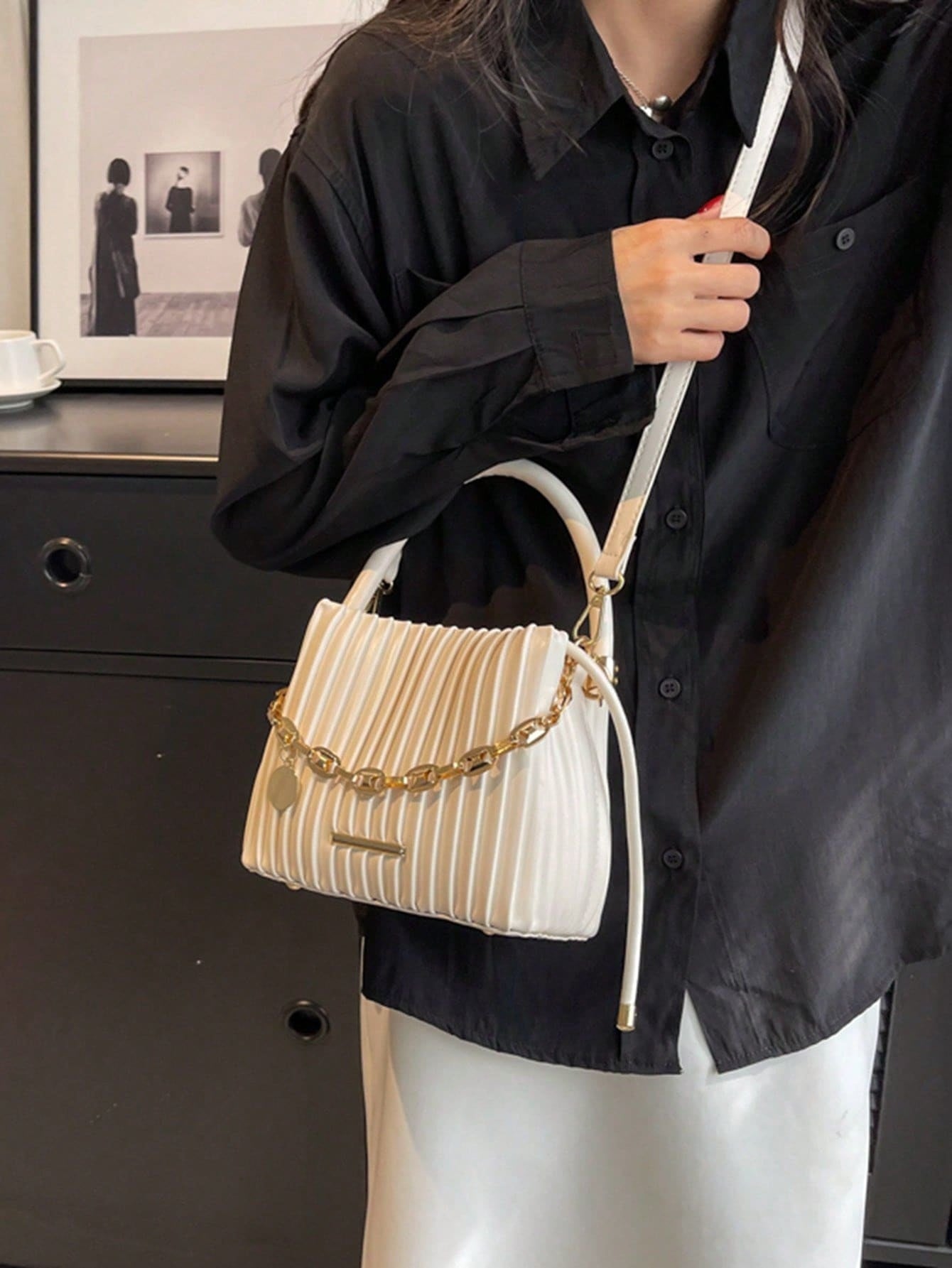 Handbag Pleated Bag Women  Fashion Chain Niche Bucket Bag Personality Shoulder Messenger Bag