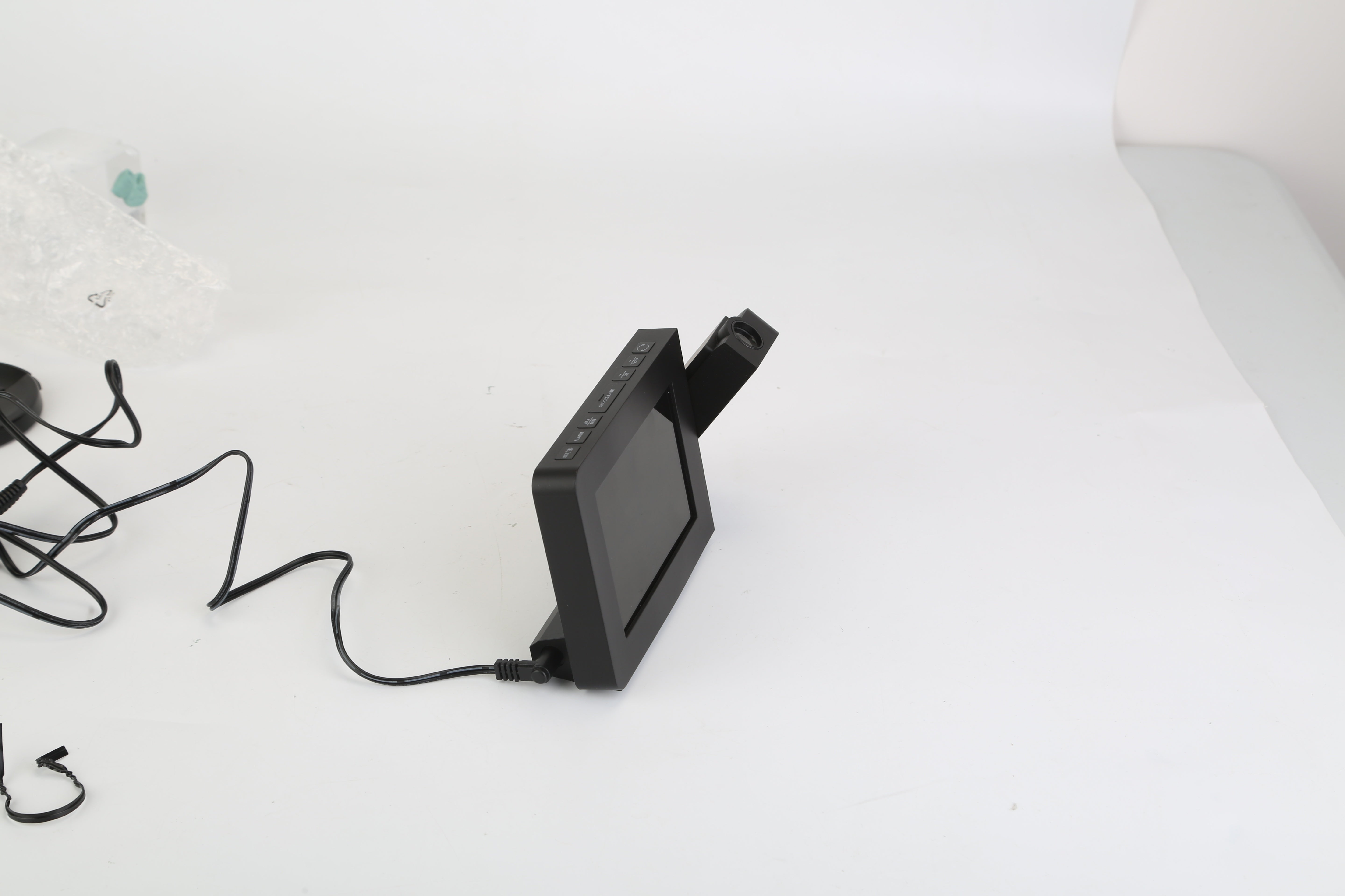 Atomic Projection Alarm Clock Radio Control Clock With WWVB Function Weather Station Dual Alarms Snooze Outdoor Wireless Temperature Humidity Sensor